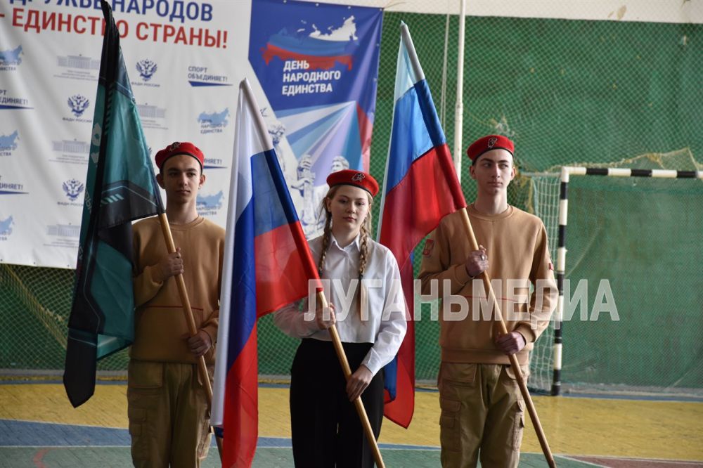 Ровеньковские старшеклассники приняли участие в военно-патриотической игре «Зарница 2.0» Ровеньковские старшеклассники приняли участие в военно-патриотической игре «Зарница 2.0»