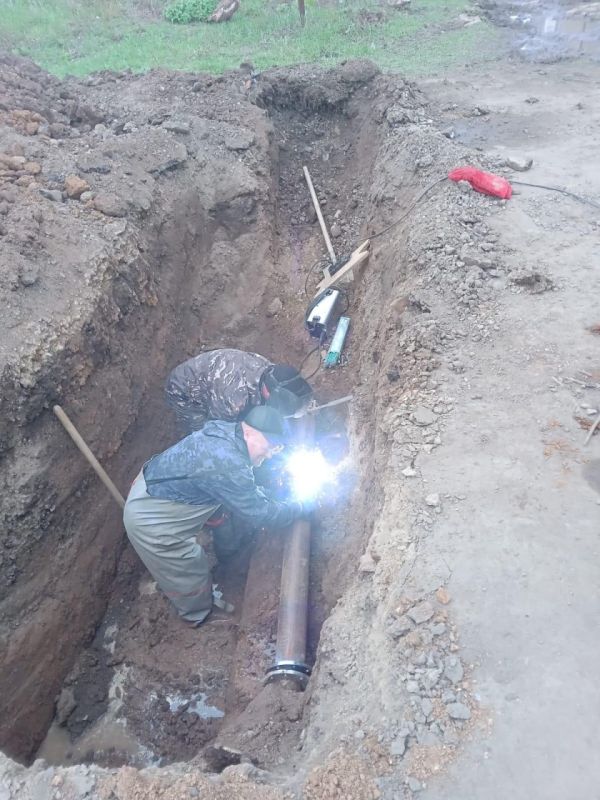 Ульяновские коммунальщики отремонтировали трассу водовода в Петро-Николаевке Ульяновские коммунальщики отремонтировали трассу водовода в Петро-Николаевке