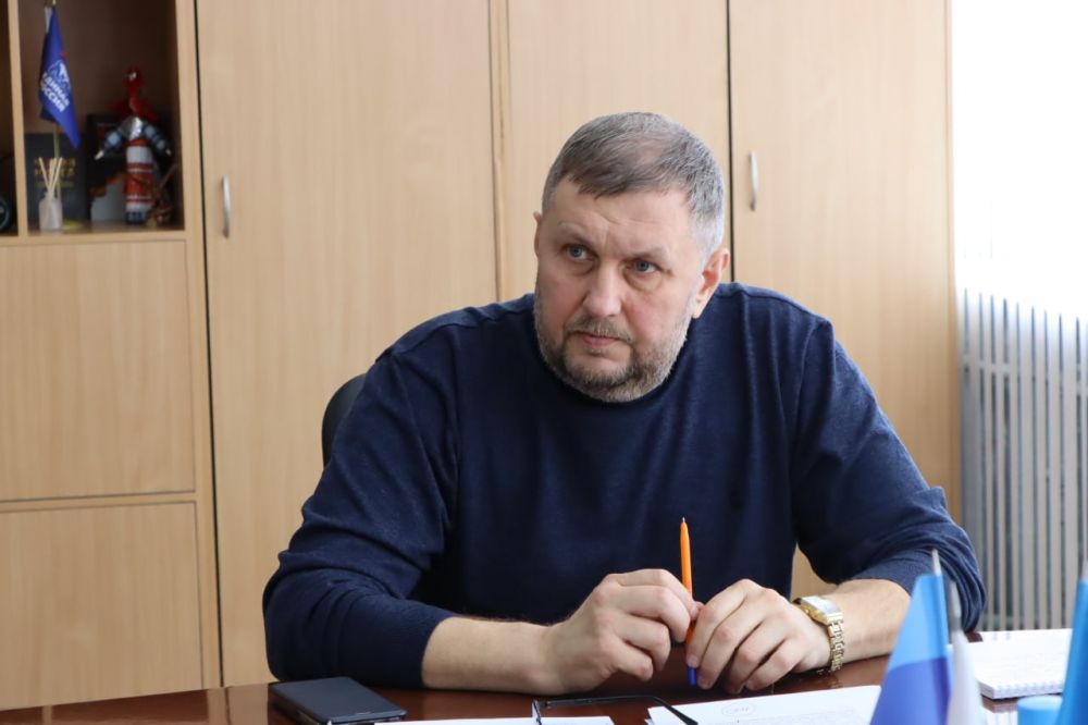 Евгений Бондарь: О мерах по обеспечению безопасности в период подготовки и проведения мероприятий, посвященных Празднику Весны и Труда, Дню Победы в Великой Отечественной войне 1941-1945 годов, а также Дня Луганской Народной... Евгений Бондарь: О мерах по обеспечению безопасности в период подготовки и проведения мероприятий, посвященных Празднику Весны и Труда, Дню Победы в Великой Отечественной войне 1941-1945 годов, а также Дня Луганской Народной...