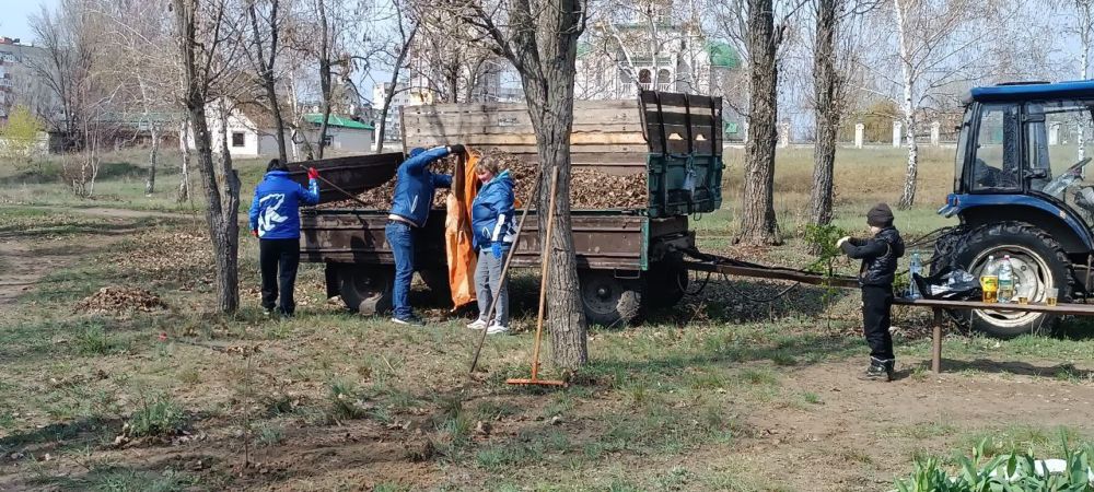 «Единая Россия» в Рубежном организовала субботник в сквере памяти жертв Чернобыльской катастрофы «Единая Россия» в Рубежном организовала субботник в сквере памяти жертв Чернобыльской катастрофы