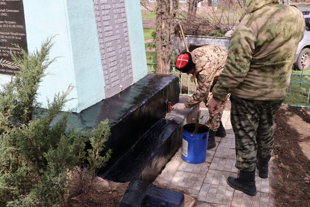 Евгений Бондарь: В Лутугино и населенных пунктах округа в рамках республиканской акции «Чистая Республика-2025» активно проходят мероприятия по наведению чистоты и порядка Евгений Бондарь: В Лутугино и населенных пунктах округа в рамках республиканской акции «Чистая Республика-2025» активно проходят мероприятия по наведению чистоты и порядка