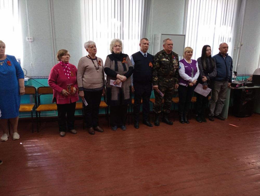 В Бугаевской школе № 14 состоялась патриотическая акция - эстафета передачи Знамени Победы В Бугаевской школе № 14 состоялась патриотическая акция - эстафета передачи Знамени Победы