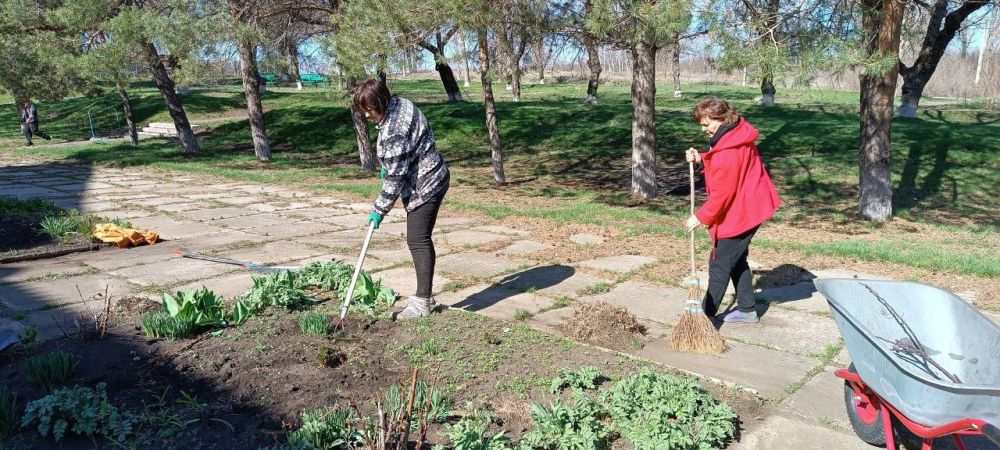 В Белокуракинском муниципальном округе активно проходит акция «Чистая Республика», в которой принимают участие местные жители, работники отделов обеспечения жизнедеятельности населенных пунктов, а также сотрудники... В Белокуракинском муниципальном округе активно проходит акция «Чистая Республика», в которой принимают участие местные жители, работники отделов обеспечения жизнедеятельности населенных пунктов, а также сотрудники...