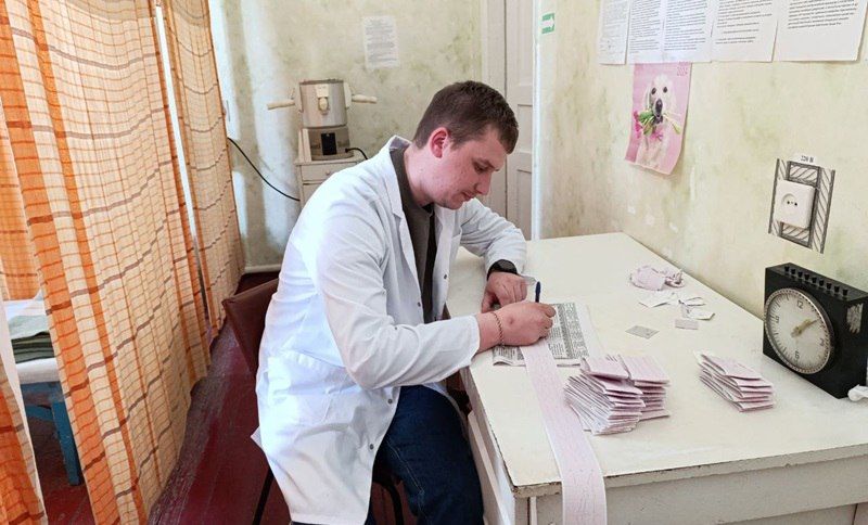 В поселке Северный состоялся выездной прием жителей краснодонскими врачами В поселке Северный состоялся выездной прием жителей краснодонскими врачами