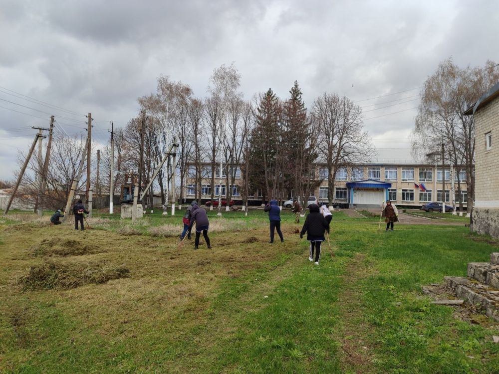 В Белокуракинском муниципальном округе активно проходит акция «Чистая Республика», в которой принимают участие местные жители, работники отделов обеспечения жизнедеятельности населенных пунктов, а также сотрудники... В Белокуракинском муниципальном округе активно проходит акция «Чистая Республика», в которой принимают участие местные жители, работники отделов обеспечения жизнедеятельности населенных пунктов, а также сотрудники...
