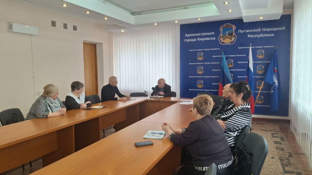 В Администрации Кировска подвели итоги Межрегионального конкурса чтецов «Из одного металла льют медаль за бой, медаль за труд!» В Администрации Кировска подвели итоги Межрегионального конкурса чтецов «Из одного металла льют медаль за бой, медаль за труд!»