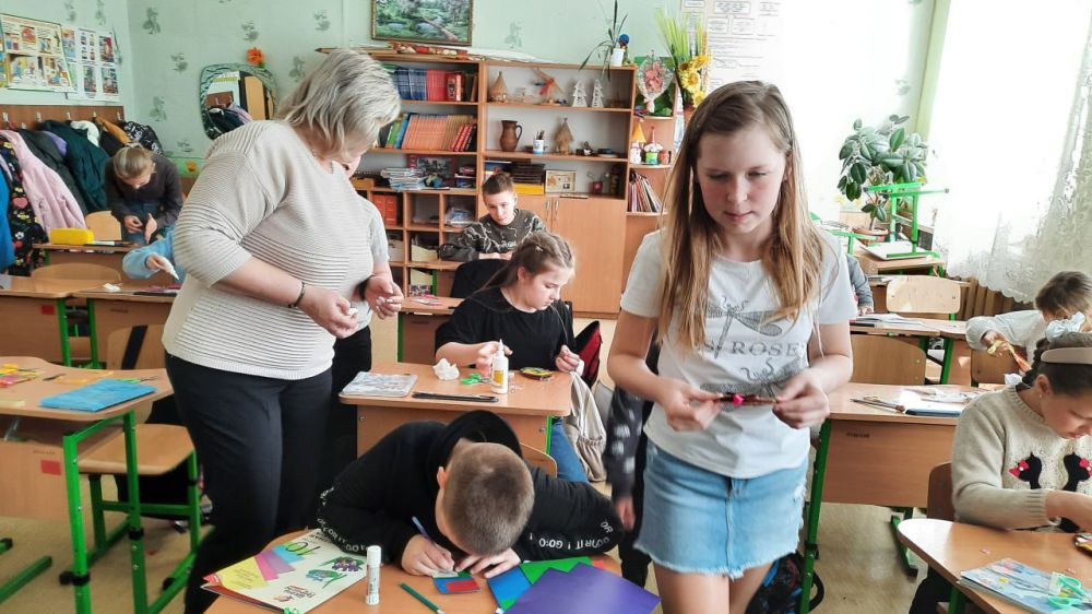 СВЕТЛЫЙ ПРАЗДНИК У ПОРОГА СВЕТЛЫЙ ПРАЗДНИК У ПОРОГА