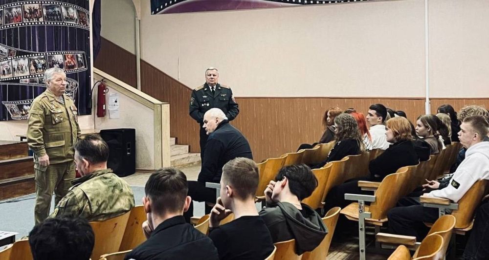 Состоялся урок мужества «Есть такая профессия – Родину защищать!» Состоялся урок мужества «Есть такая профессия – Родину защищать!»