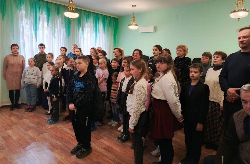 В Алчевске продолжается акция «Знамя Победы» В Алчевске продолжается акция «Знамя Победы»