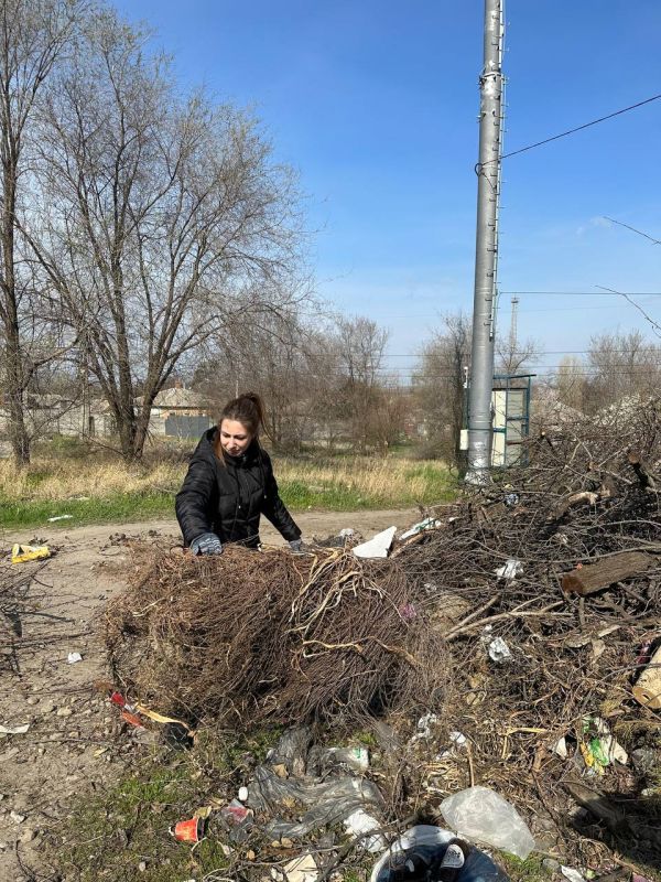 Все на субботник. Молодежный совет Территориального фонда обязательного медицинского страхования Луганской Народной Республики принял участие в первом республиканском субботнике, который прошел в рамках акции «Чистая... Все на субботник. Молодежный совет Территориального фонда обязательного медицинского страхования Луганской Народной Республики принял участие в первом республиканском субботнике, который прошел в рамках акции «Чистая...