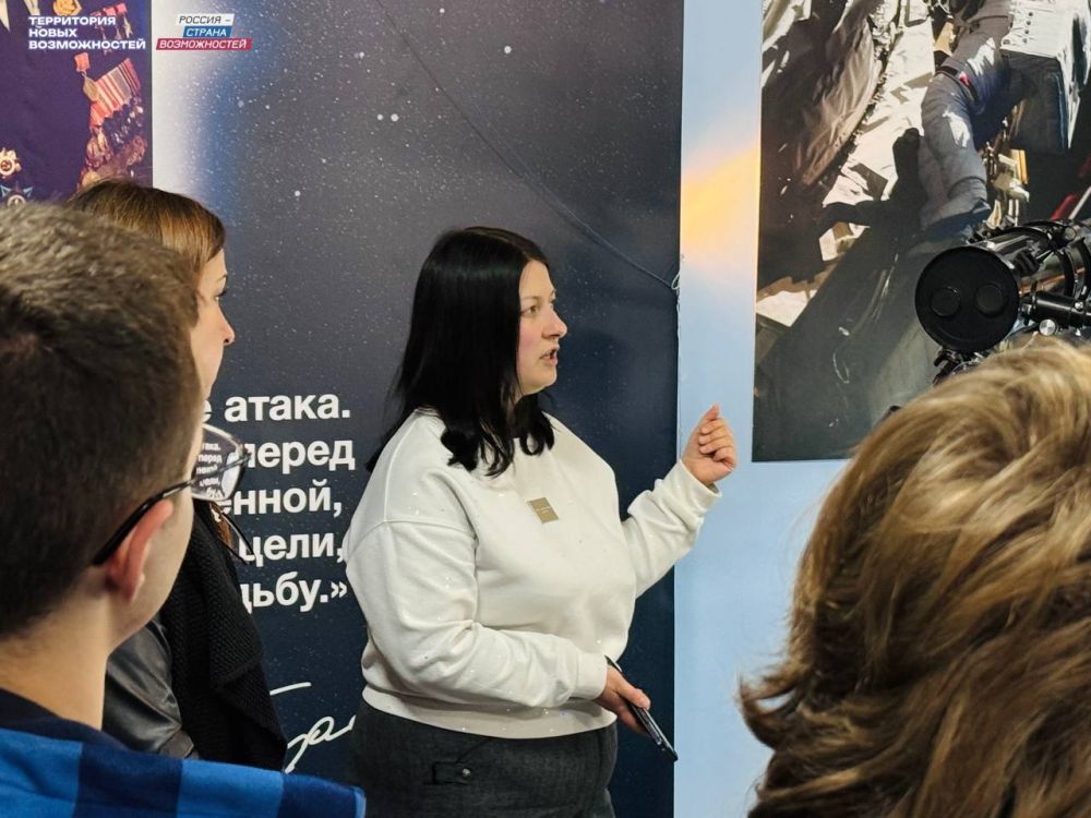 Выпускники президентской платформы прикоснулись к звездам в музее космонавта Георгия Берегового Выпускники президентской платформы прикоснулись к звездам в музее космонавта Георгия Берегового