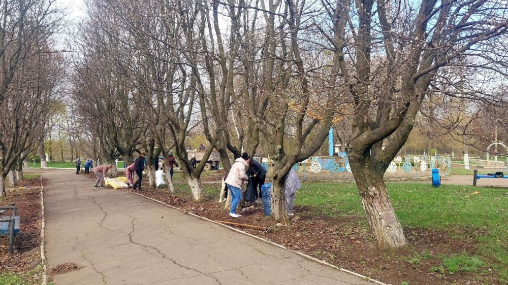 В рамках акции «Чистая Республика – 2025» в Кировске состоялся общегородской субботник В рамках акции «Чистая Республика – 2025» в Кировске состоялся общегородской субботник