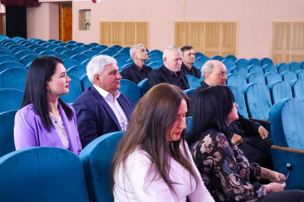 11. 04.2025 г в Беловодском районном доме культуры успешно подтвердили почетное звание " народный" творческие коллективы: народные самодельные вокальные ансамбли "Степивчанка" (руководитель Татьяна Винник) и "Козаченьки" (... 11. 04.2025 г в Беловодском районном доме культуры успешно подтвердили почетное звание " народный" творческие коллективы: народные самодельные вокальные ансамбли "Степивчанка" (руководитель Татьяна Винник) и "Козаченьки" (...