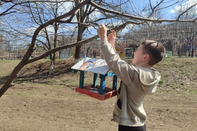 В Свердловске прошел цикл мероприятий приуроченных Международному дню птиц В Свердловске прошел цикл мероприятий приуроченных Международному дню птиц