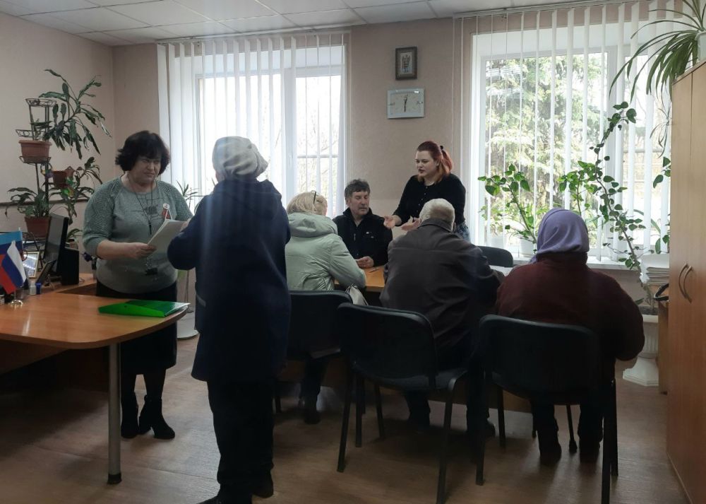 В Передельском отделе жизнеобеспечения состоялся приём граждан депутатом Народного Совета ЛНР Щекатуновым В.И В Передельском отделе жизнеобеспечения состоялся приём граждан депутатом Народного Совета ЛНР Щекатуновым В.И