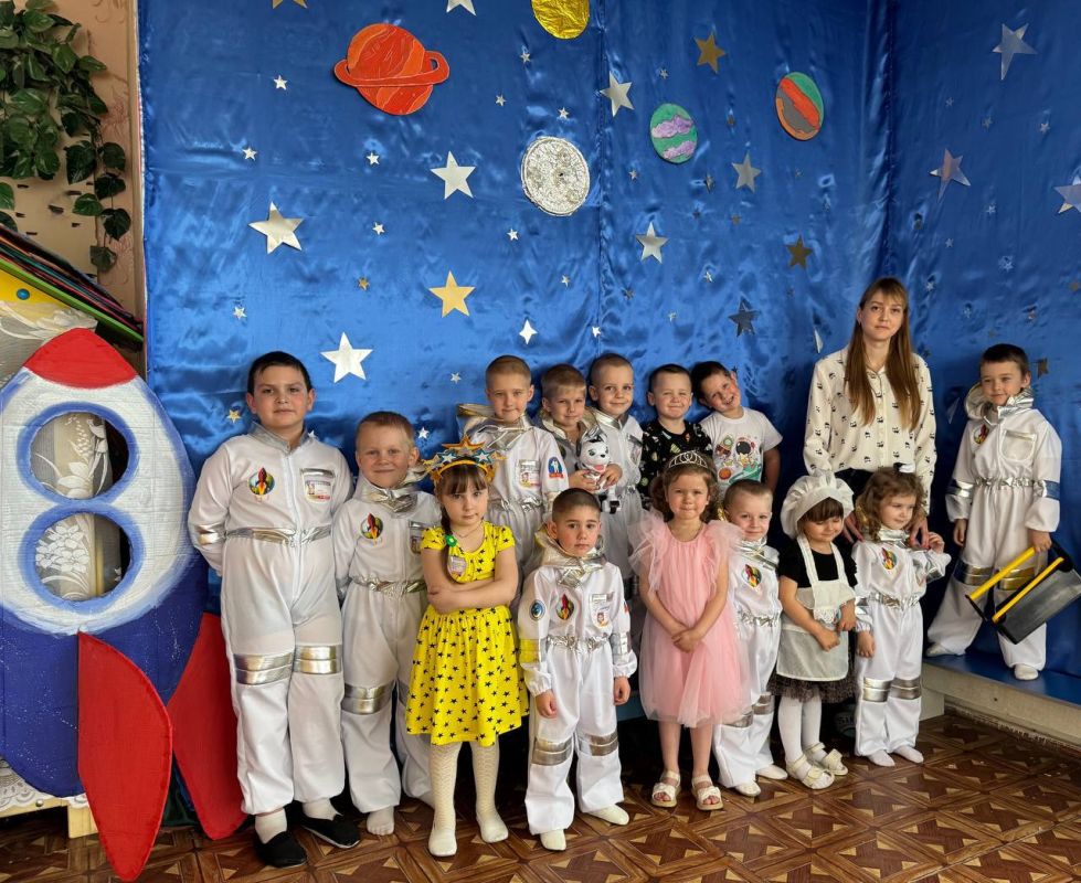 День космонавтики в ГБДОУ Курячевского ясли-сада «Надежда» День космонавтики в ГБДОУ Курячевского ясли-сада «Надежда»