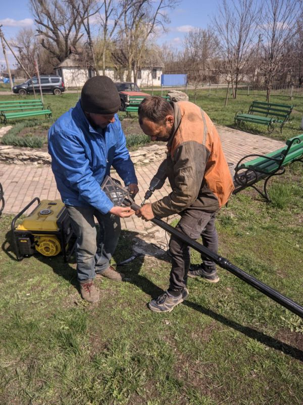 В Белокуракинском округе благоустроили сквер на улице Победы в селе Нещеретово В Белокуракинском округе благоустроили сквер на улице Победы в селе Нещеретово