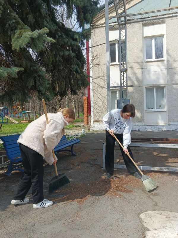 Андрей Рубанцов: С приходом весны в наш город, ровенчане активно наводят чистоту и порядок в городе! Андрей Рубанцов: С приходом весны в наш город, ровенчане активно наводят чистоту и порядок в городе!