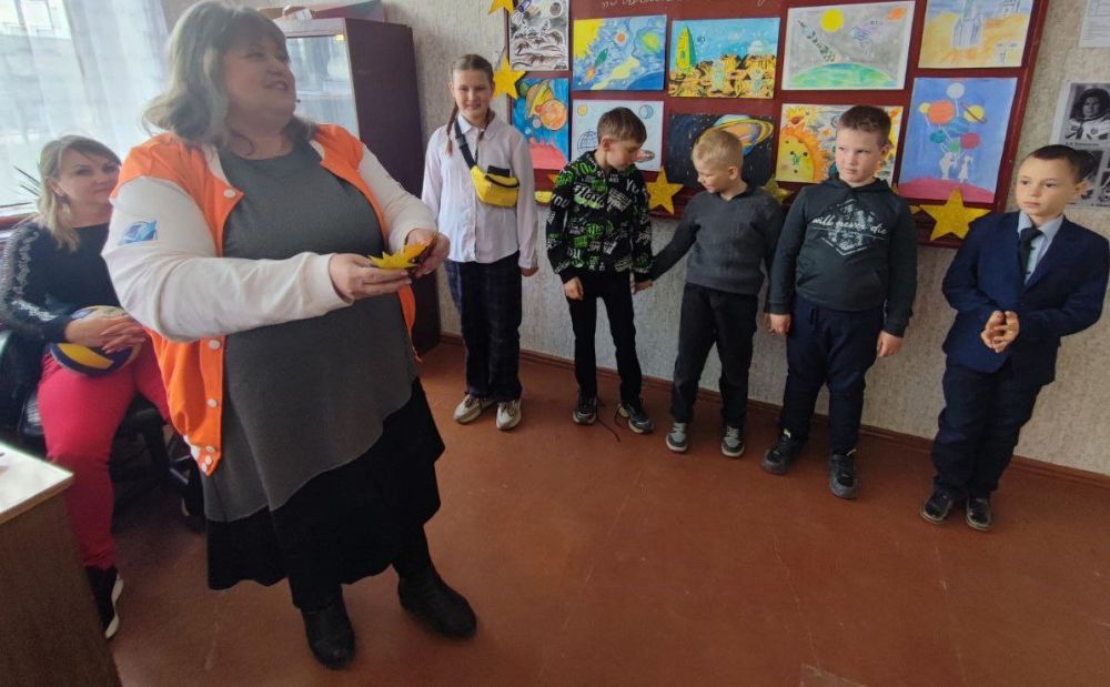 Мероприятия, посвящённые Дню космонавтики и креативным профессиям прошли в Пархоменковском УВК № 30 Мероприятия, посвящённые Дню космонавтики и креативным профессиям прошли в Пархоменковском УВК № 30