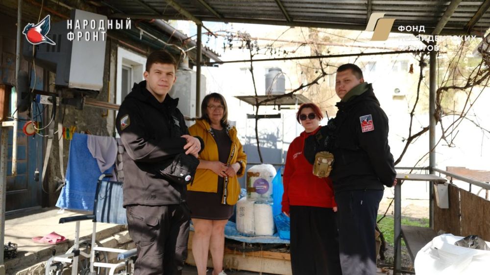 Молодёжка Народного фронта не останавливается на достигнутом и продолжает оказывать поддержку нуждающимся людям Молодёжка Народного фронта не останавливается на достигнутом и продолжает оказывать поддержку нуждающимся людям