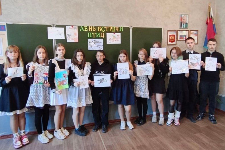В Свердловске прошел цикл мероприятий приуроченных Международному дню птиц В Свердловске прошел цикл мероприятий приуроченных Международному дню птиц