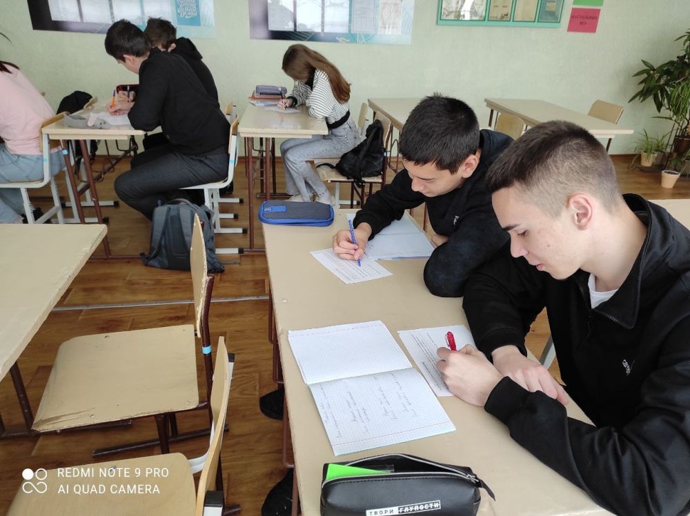 Мероприятия, посвящённые Дню космонавтики и креативным профессиям прошли в Пархоменковском УВК № 30 Мероприятия, посвящённые Дню космонавтики и креативным профессиям прошли в Пархоменковском УВК № 30