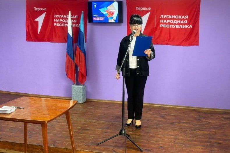 В Свердловском муниципальном округе ко Дню космонавтики была проведена церемония вручения паспортов гражданам, достигшим 14-летнего возраста В Свердловском муниципальном округе ко Дню космонавтики была проведена церемония вручения паспортов гражданам, достигшим 14-летнего возраста