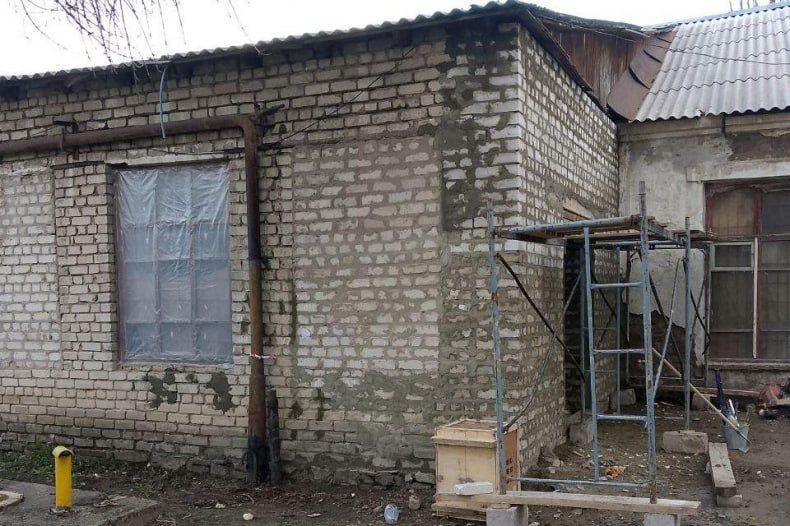 Строительная бригада от Хакасии сделала кладку стены на территории городской больницы ЛНР Строительная бригада от Хакасии сделала кладку стены на территории городской больницы ЛНР