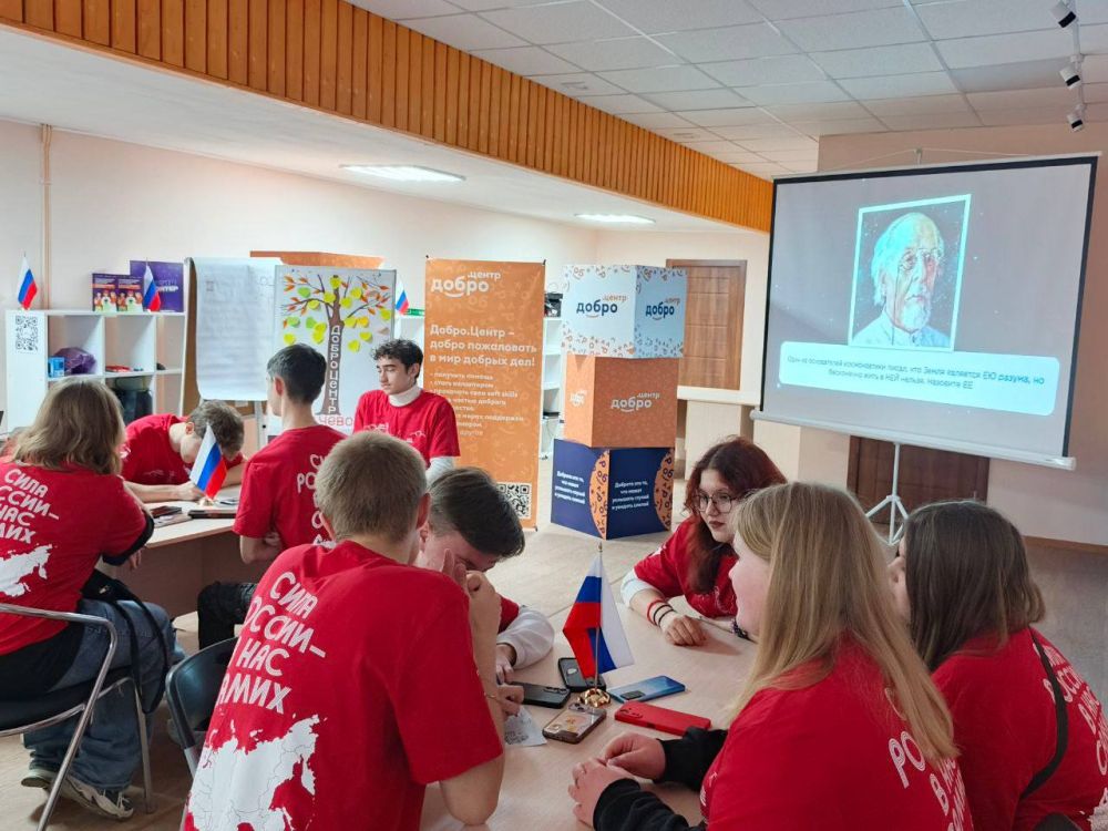 В преддверии Дня космонавтики алчевская молодежь приняла участие в увлекательной игре «Р. И. С. К. Космос» В преддверии Дня космонавтики алчевская молодежь приняла участие в увлекательной игре «Р. И. С. К. Космос»