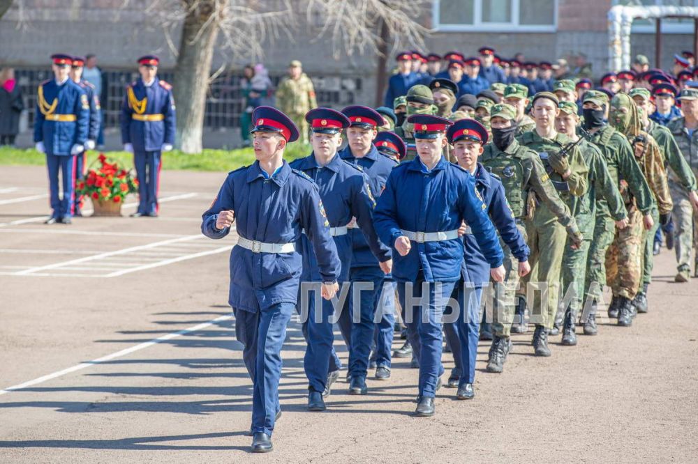 В Республиканском казачьем кадетском корпусе имени маршала авиации Александра Ефимова прошел день открытых дверей для будущих кадетов и их родителей В Республиканском казачьем кадетском корпусе имени маршала авиации Александра Ефимова прошел день открытых дверей для будущих кадетов и их родителей