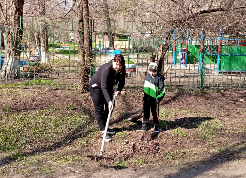 Яна Пащенко: В квартале Солнечный состоялся субботник, инициированный местными жителями и управлением экологии Администрации городского округа город Луганск Яна Пащенко: В квартале Солнечный состоялся субботник, инициированный местными жителями и управлением экологии Администрации городского округа город Луганск