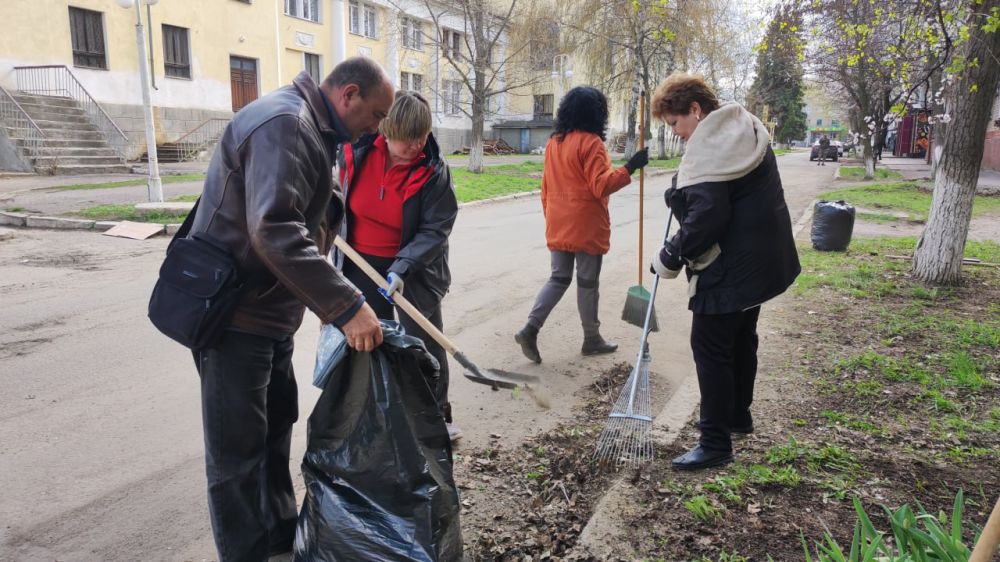 11 апреля в Молодогвардейске прошли масштабные работы по вывозу мусора и благоустройству территории 11 апреля в Молодогвардейске прошли масштабные работы по вывозу мусора и благоустройству территории