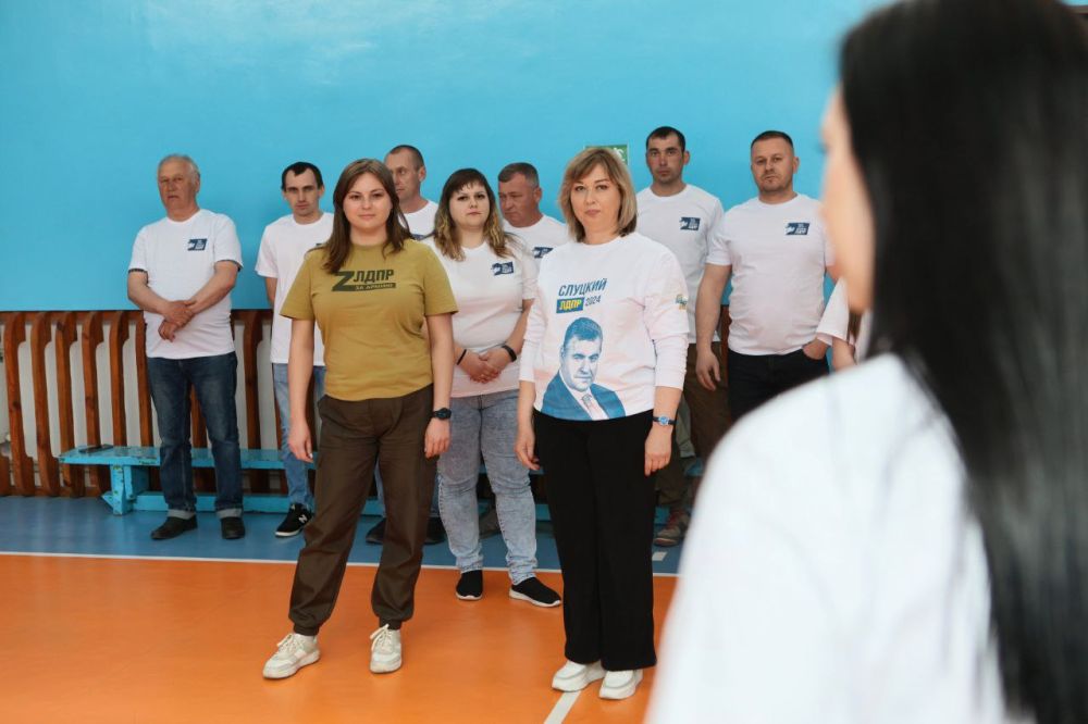 Галина Дуброва: В целях пропаганды здорового образа жизни совместно с депутатами Беловодского муниципального округа Виталием Лысаком и Олегом Милокостом в пгт.Беловодск организовали спортивное мероприятие, посвященное Дню... Галина Дуброва: В целях пропаганды здорового образа жизни совместно с депутатами Беловодского муниципального округа Виталием Лысаком и Олегом Милокостом в пгт.Беловодск организовали спортивное мероприятие, посвященное Дню...
