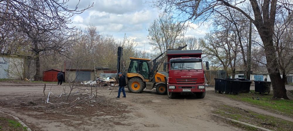 11 апреля в Молодогвардейске прошли масштабные работы по вывозу мусора и благоустройству территории 11 апреля в Молодогвардейске прошли масштабные работы по вывозу мусора и благоустройству территории