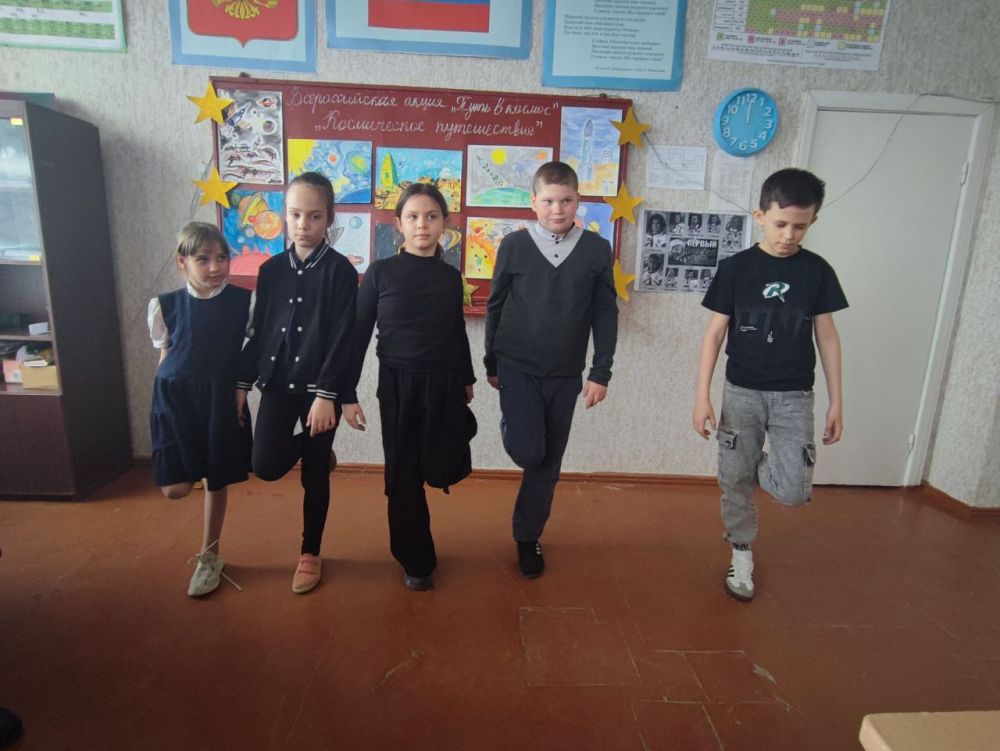 День космонавтики в Пархоменковском УВК №30 День космонавтики в Пархоменковском УВК №30