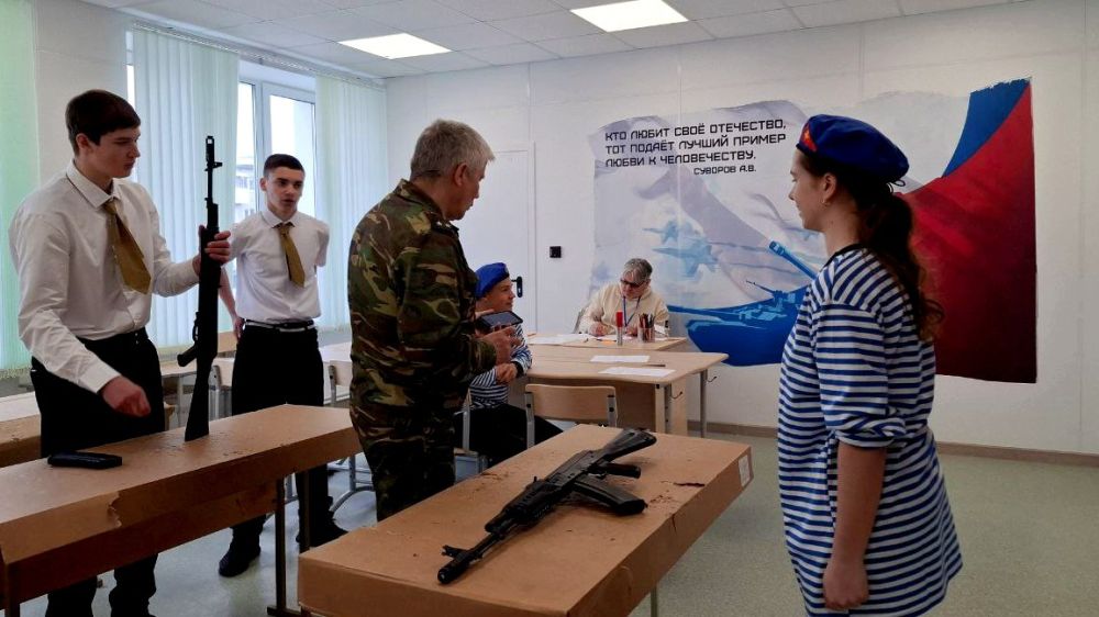 Победа. В Северодонецком городском центре патриотического воспитания, туризма и краеведения прошла военно-патриотическая игра «Победа» для обучающихся школ городского округа Северодонецка Победа. В Северодонецком городском центре патриотического воспитания, туризма и краеведения прошла военно-патриотическая игра «Победа» для обучающихся школ городского округа Северодонецка