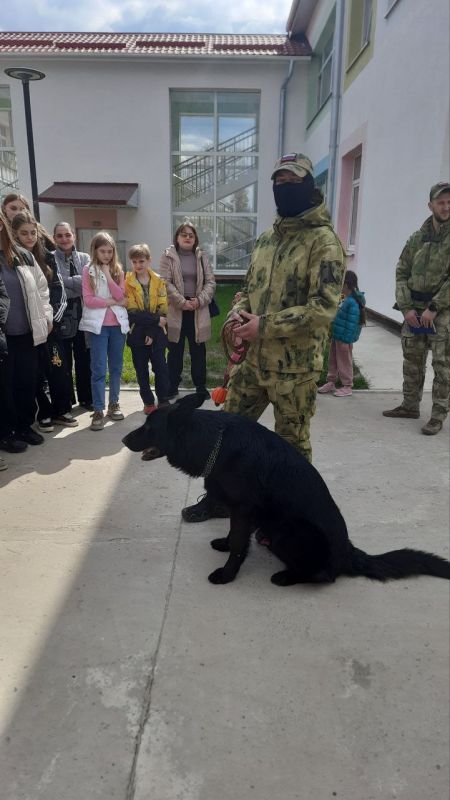 Сегодня в ГБУ ДО ЛНР "Беловодский районный центр детского и юношеского творчества" было проведено интересное мероприятие для участников подросткового центра "Движок" Сегодня в ГБУ ДО ЛНР "Беловодский районный центр детского и юношеского творчества" было проведено интересное мероприятие для участников подросткового центра "Движок"