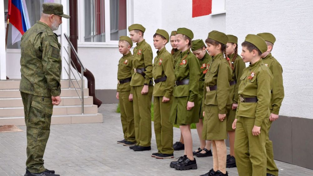 Победа. В Северодонецком городском центре патриотического воспитания, туризма и краеведения прошла военно-патриотическая игра «Победа» для обучающихся школ городского округа Северодонецка Победа. В Северодонецком городском центре патриотического воспитания, туризма и краеведения прошла военно-патриотическая игра «Победа» для обучающихся школ городского округа Северодонецка