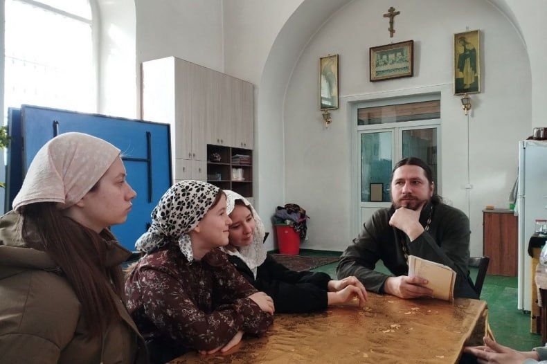 ОБЗОР ПРЕССЫ «ВОСТОЧНЫЙ ЭКСПРЕСС»: Школа воскрешения духовных традиций ОБЗОР ПРЕССЫ «ВОСТОЧНЫЙ ЭКСПРЕСС»: Школа воскрешения духовных традиций
