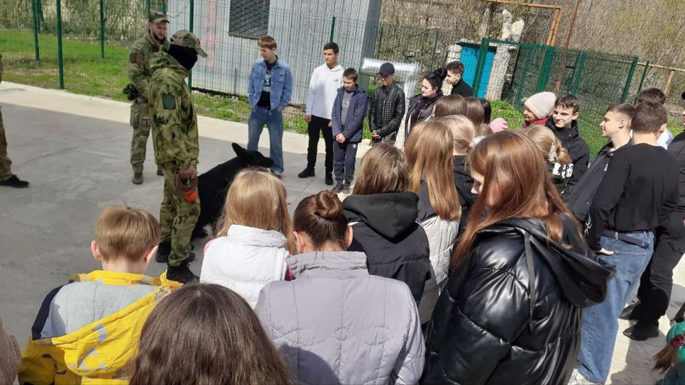 Сегодня в ГБУ ДО ЛНР "Беловодский районный центр детского и юношеского творчества" было проведено интересное мероприятие для участников подросткового центра "Движок" Сегодня в ГБУ ДО ЛНР "Беловодский районный центр детского и юношеского творчества" было проведено интересное мероприятие для участников подросткового центра "Движок"