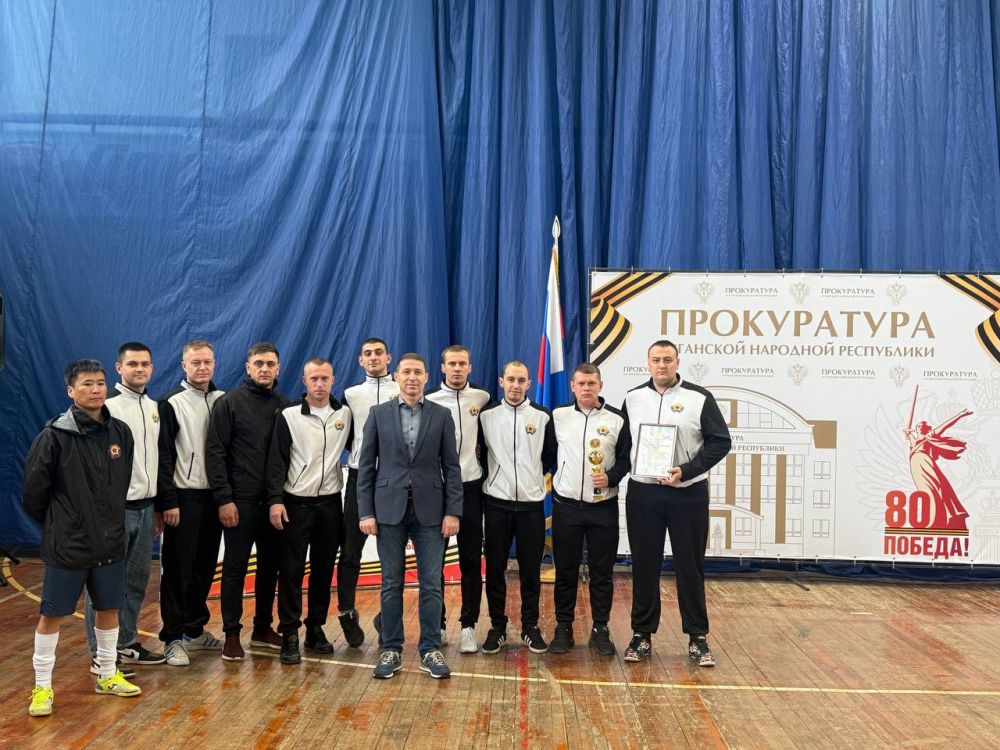 Сегодняшний турнир по мини-футболу проведен на основании приказа прокурора республики в честь 80-годовщины Победы в Великой Отечественной войне Сегодняшний турнир по мини-футболу проведен на основании приказа прокурора республики в честь 80-годовщины Победы в Великой Отечественной войне