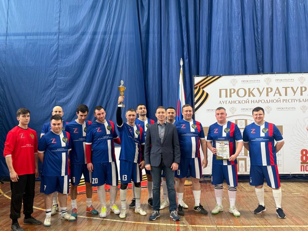 Сегодняшний турнир по мини-футболу проведен на основании приказа прокурора республики в честь 80-годовщины Победы в Великой Отечественной войне Сегодняшний турнир по мини-футболу проведен на основании приказа прокурора республики в честь 80-годовщины Победы в Великой Отечественной войне