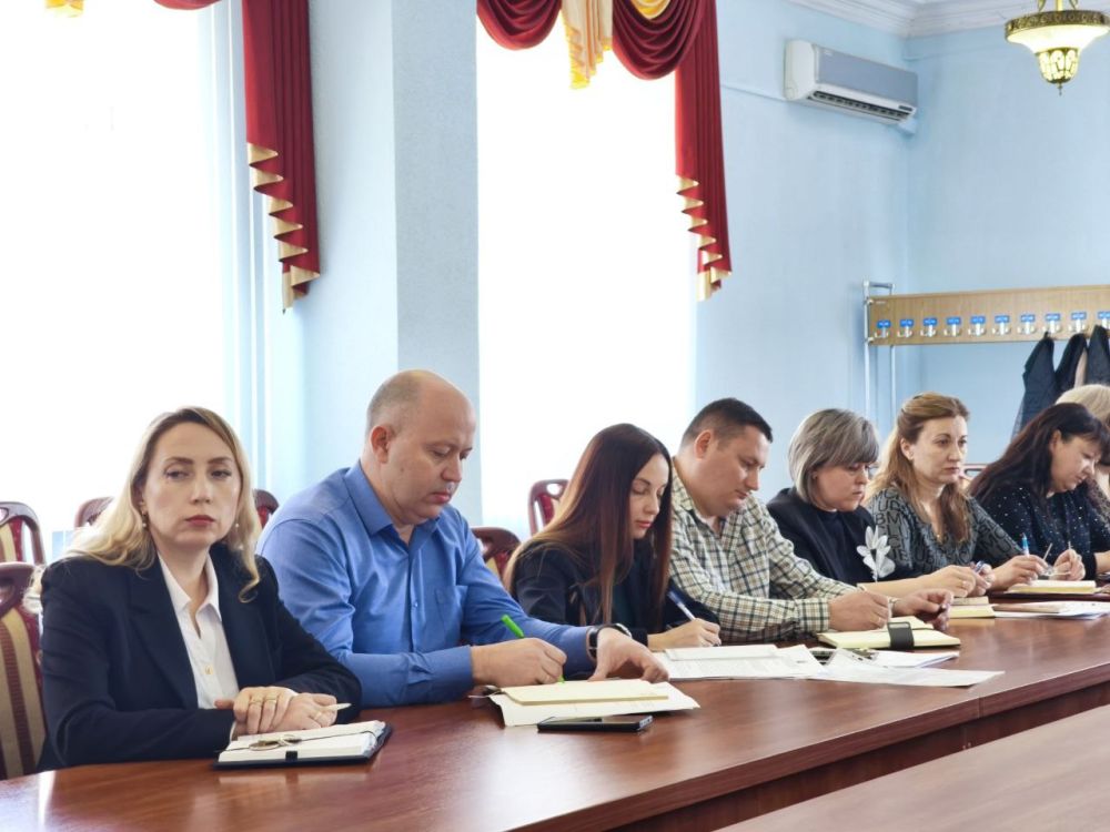 Сергей Козенко: Сегодня провел расширенное аппаратное совещание с участием руководителей структурных подразделений и начальников отделов и управления, отвечающих за жизнеобеспечение территории округа Сергей Козенко: Сегодня провел расширенное аппаратное совещание с участием руководителей структурных подразделений и начальников отделов и управления, отвечающих за жизнеобеспечение территории округа