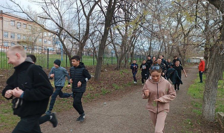 В поселке Краснодон состоялся легкоатлетический забег для молодежи В поселке Краснодон состоялся легкоатлетический забег для молодежи