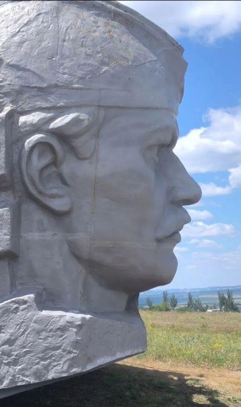 Ученики Ровеньковской школы №3 проявили свой талант и патриотизм, приняв участие в Республиканском конкурсе фотографий и рисунков "ПОБЕДНЫЙ МАЙ" Ученики Ровеньковской школы №3 проявили свой талант и патриотизм, приняв участие в Республиканском конкурсе фотографий и рисунков "ПОБЕДНЫЙ МАЙ"