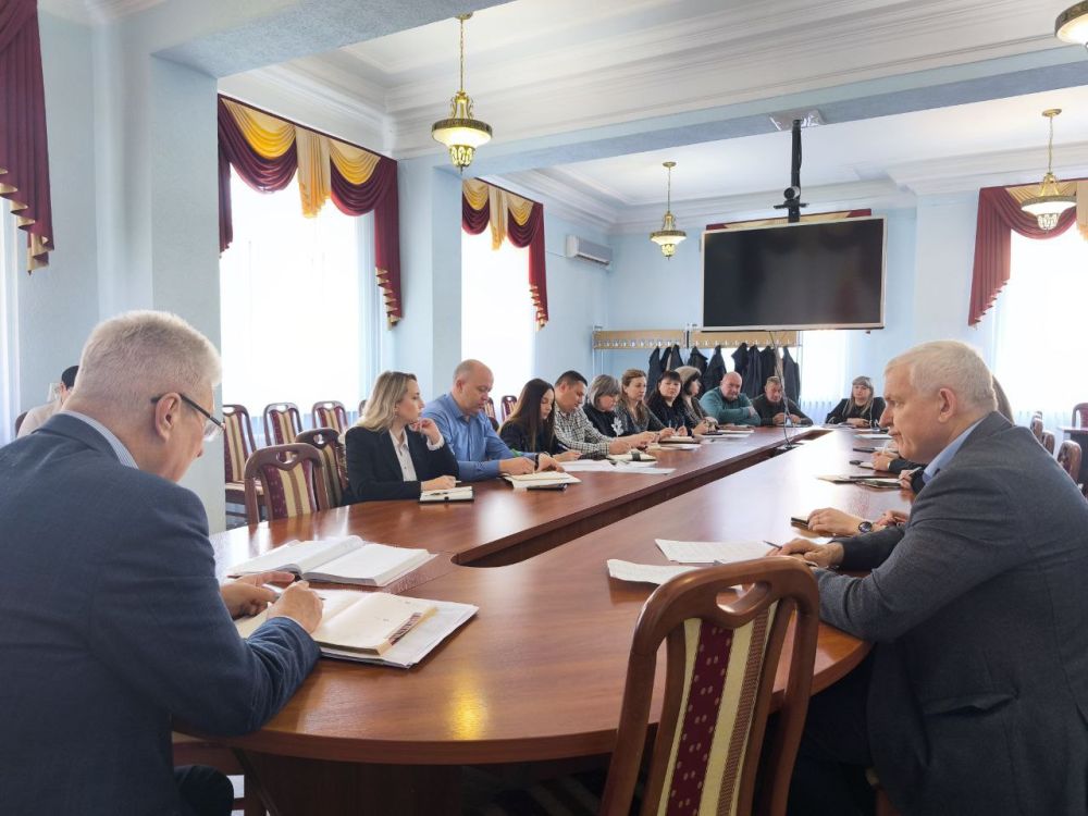 Сергей Козенко: Сегодня провел расширенное аппаратное совещание с участием руководителей структурных подразделений и начальников отделов и управления, отвечающих за жизнеобеспечение территории округа Сергей Козенко: Сегодня провел расширенное аппаратное совещание с участием руководителей структурных подразделений и начальников отделов и управления, отвечающих за жизнеобеспечение территории округа