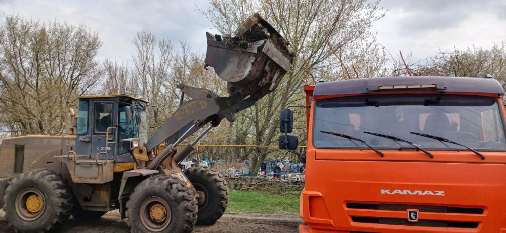 В поселке Изварино, а также в селах Власовка и Верхнегерасимовка продолжаются работы по благоустройству территорий! В поселке Изварино, а также в селах Власовка и Верхнегерасимовка продолжаются работы по благоустройству территорий!