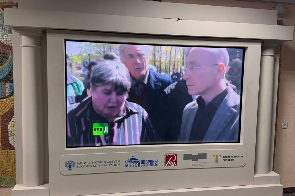 В Центре культуры города Алчевска состоялся просмотр тематического фильма ко Дню жертв украинской агрессии – «Донбасс-2014, или как все начиналось…» В Центре культуры города Алчевска состоялся просмотр тематического фильма ко Дню жертв украинской агрессии – «Донбасс-2014, или как все начиналось…»