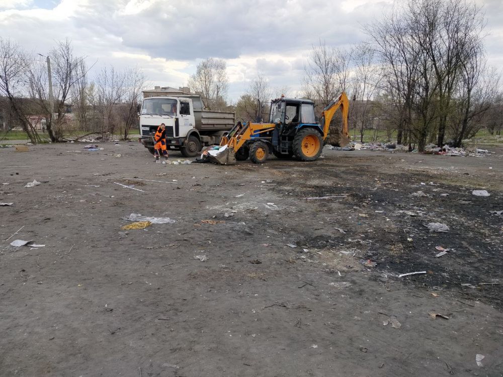 Свыше 280 кубометров мусора вывезено с улиц города Свыше 280 кубометров мусора вывезено с улиц города