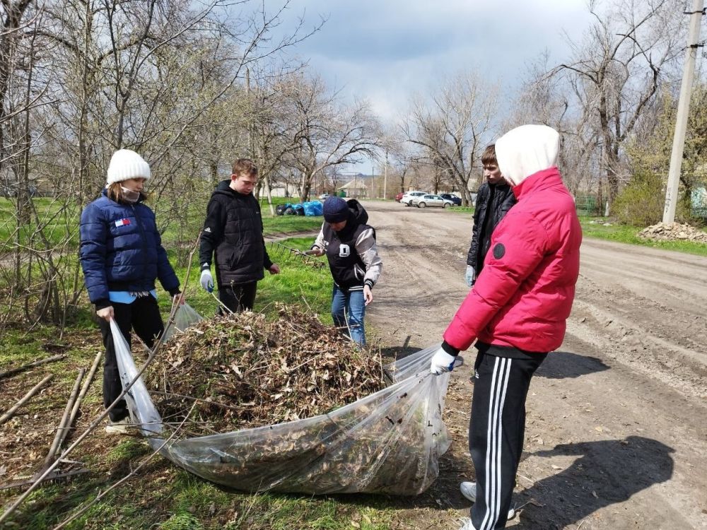 Ученики и педагоги Успенской средней школы №2 приняли активное участие в республиканской акции «Чистая Республика – 2025» Ученики и педагоги Успенской средней школы №2 приняли активное участие в республиканской акции «Чистая Республика – 2025»